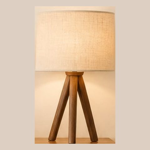 Tripod table lamp