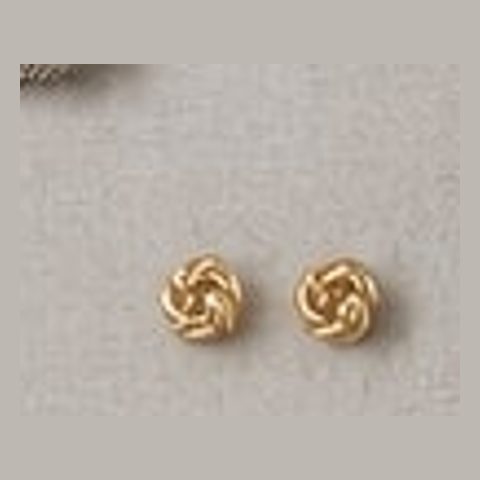 Gold knot stud earrings